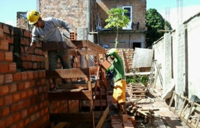 Obra de 2 pavimentos com fundações profundas em estaca raiz