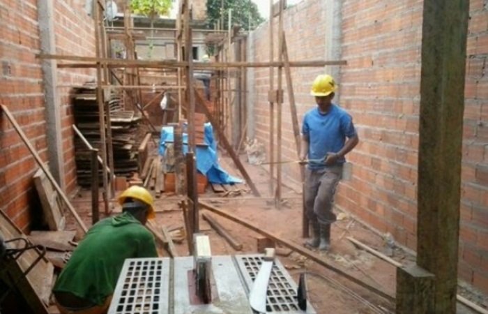 Obra de 2 pavimentos com fundações profundas em estaca raiz